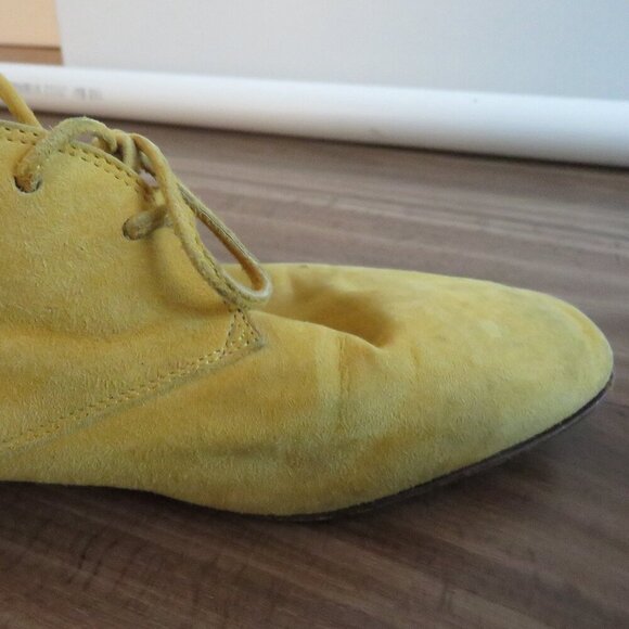 VINTAGE GUCCI Butter Yellow Suede Chukka Lace Up Flat Boots Booties - Size US 6 - Picture 13 of 15
